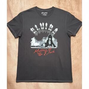 Elvira Mistress of the Dark Shirt Size Large NWT